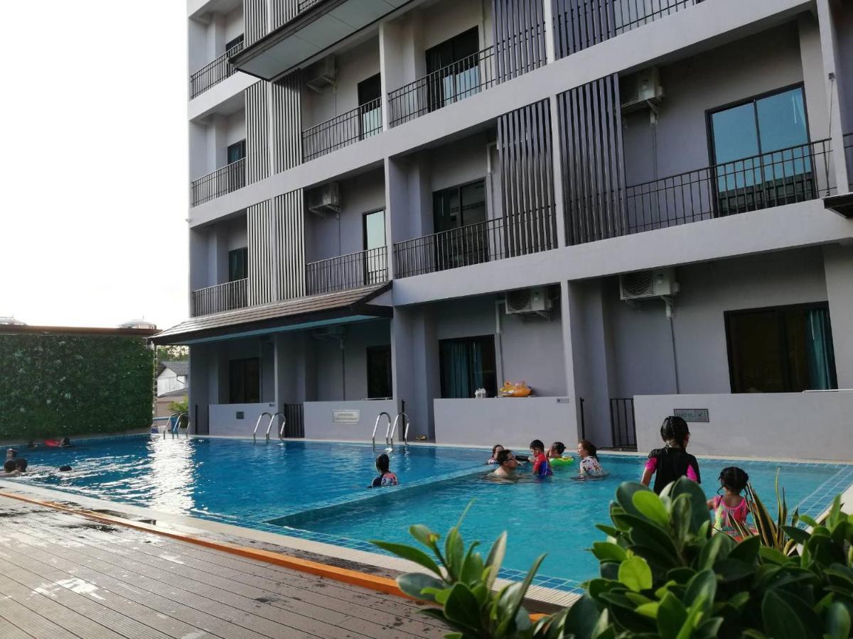J.P.Grand Hotel Trat Extérieur photo