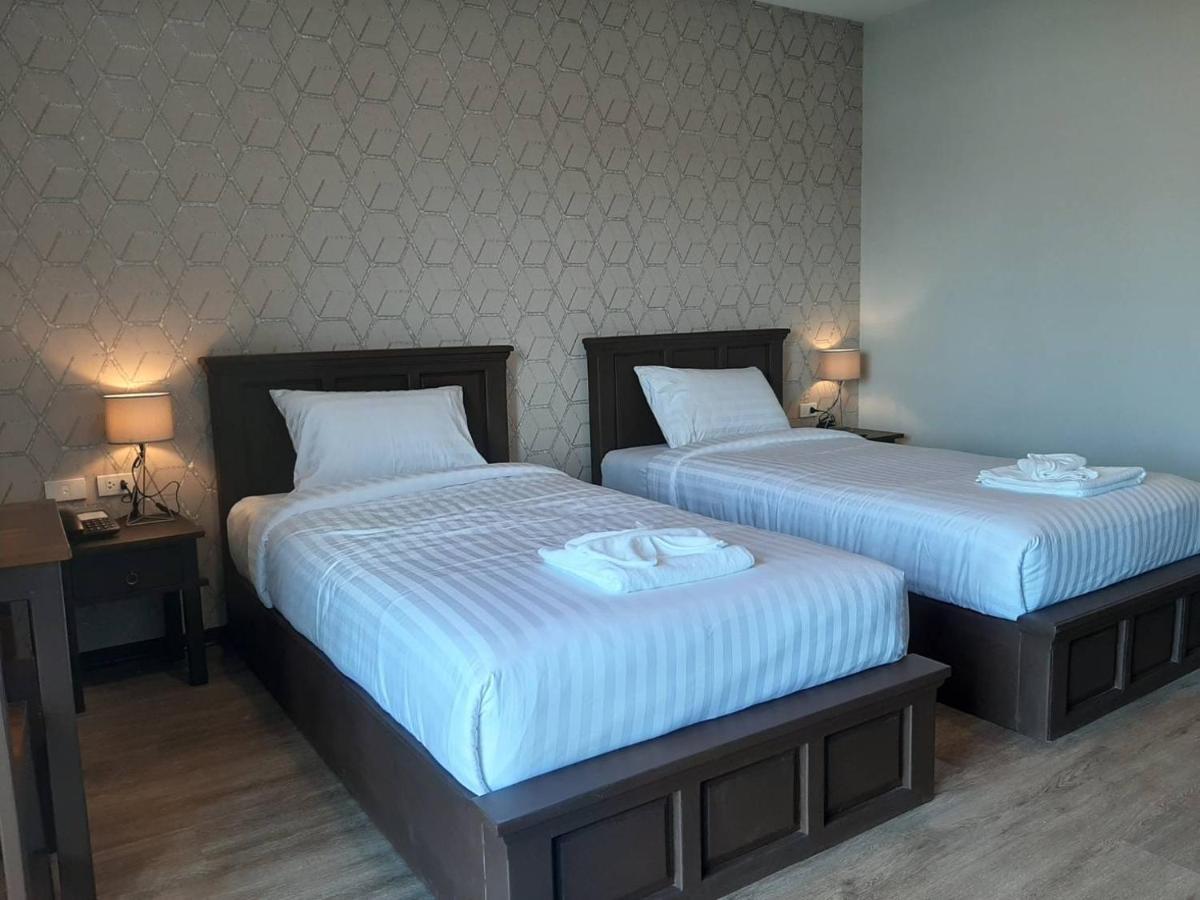 J.P.Grand Hotel Trat Extérieur photo