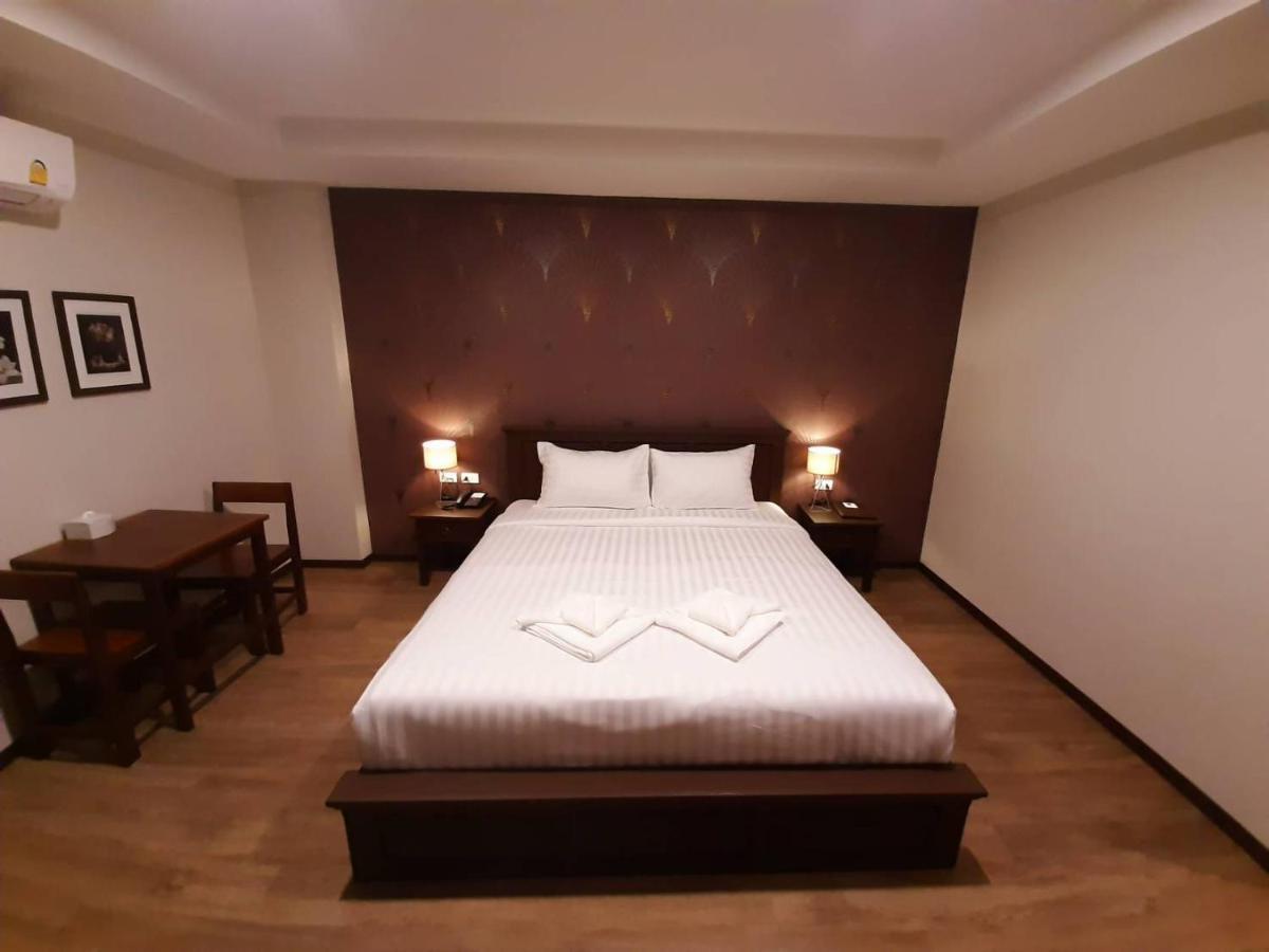 J.P.Grand Hotel Trat Extérieur photo