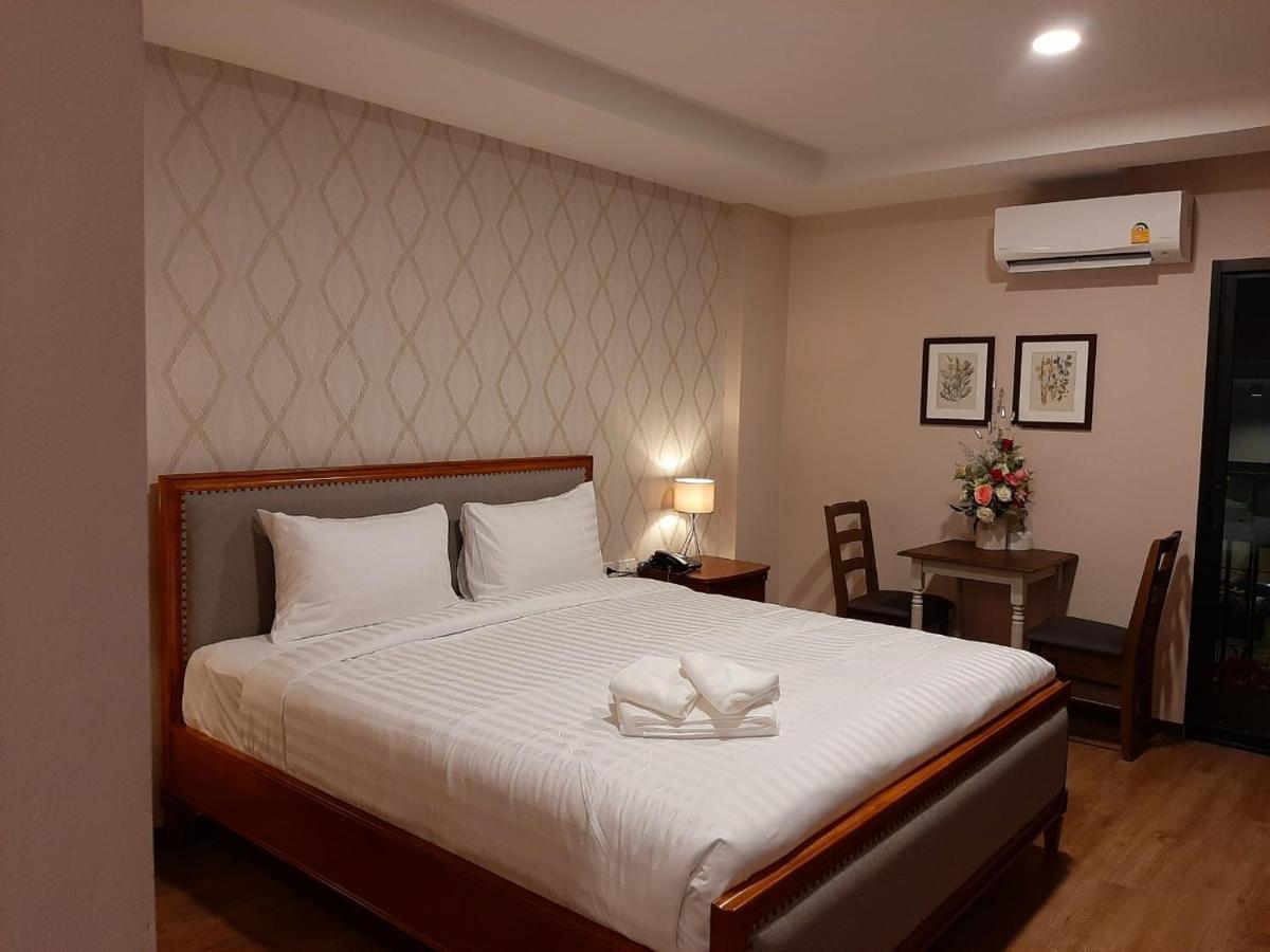 J.P.Grand Hotel Trat Extérieur photo