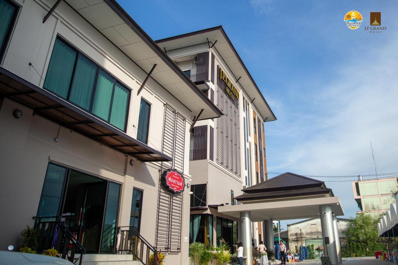 J.P.Grand Hotel Trat Extérieur photo
