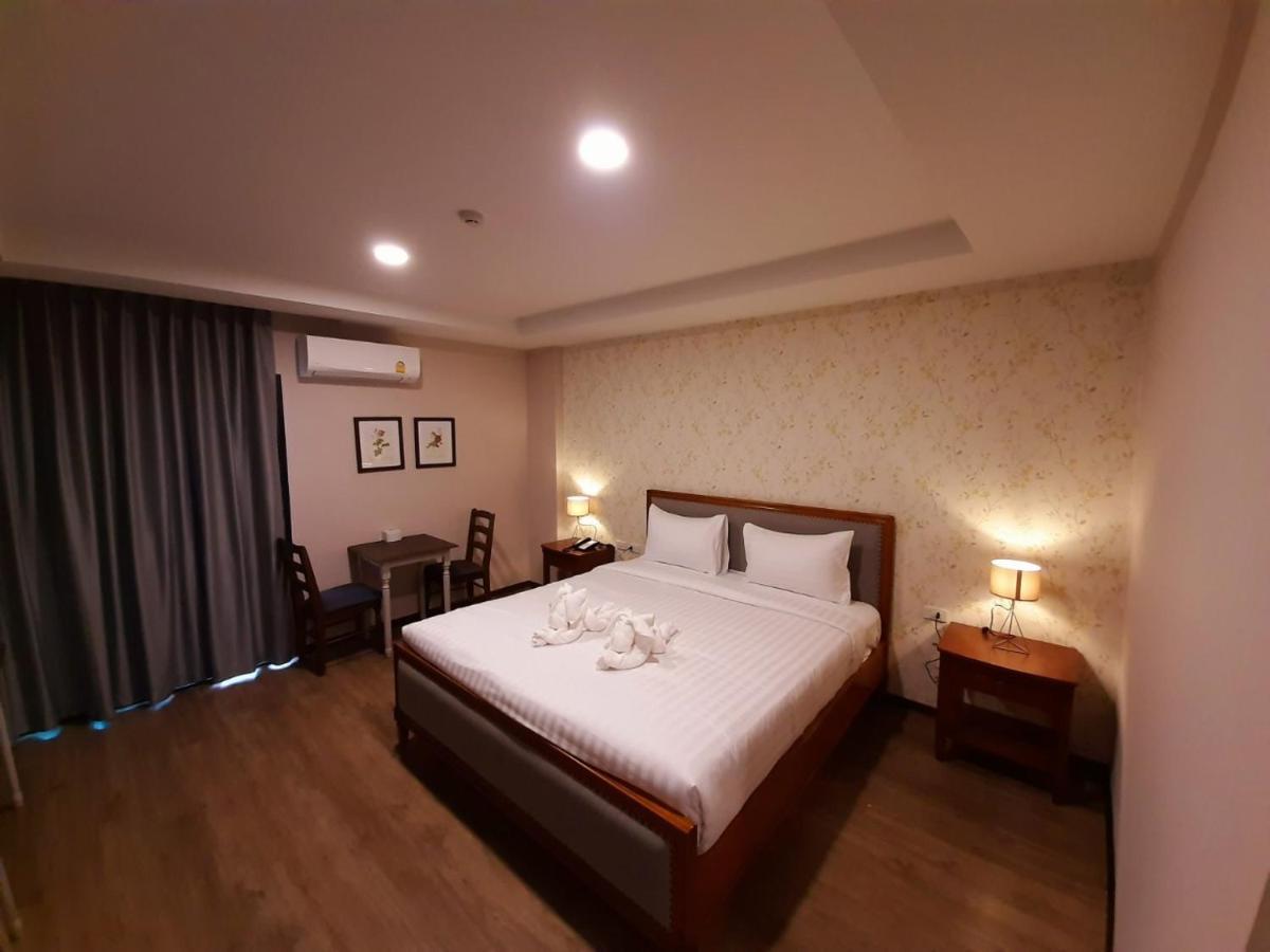 J.P.Grand Hotel Trat Extérieur photo